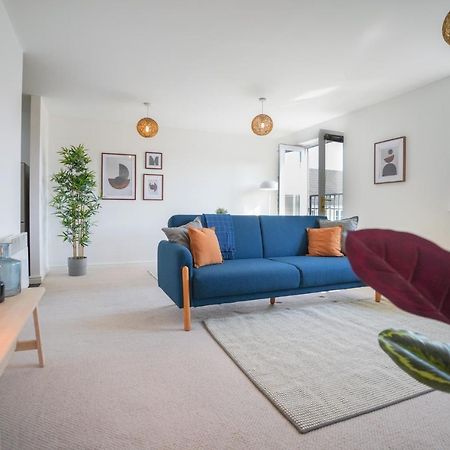 Stylish Apartment With Private Parking Cardiff Exteriér fotografie