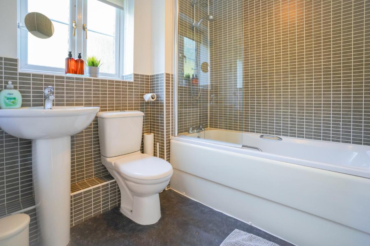 Stylish Apartment With Private Parking Cardiff Exteriér fotografie